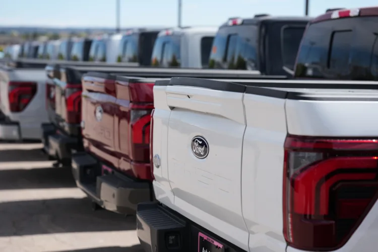 Trump administration lowers fuel economy standards